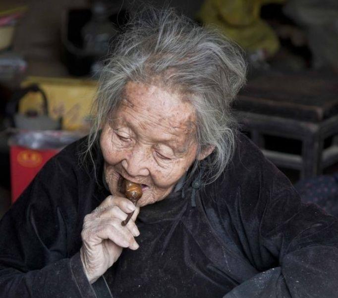 关爱孤寡老人，用行动捍卫他们的浪漫【养老的注意事项】